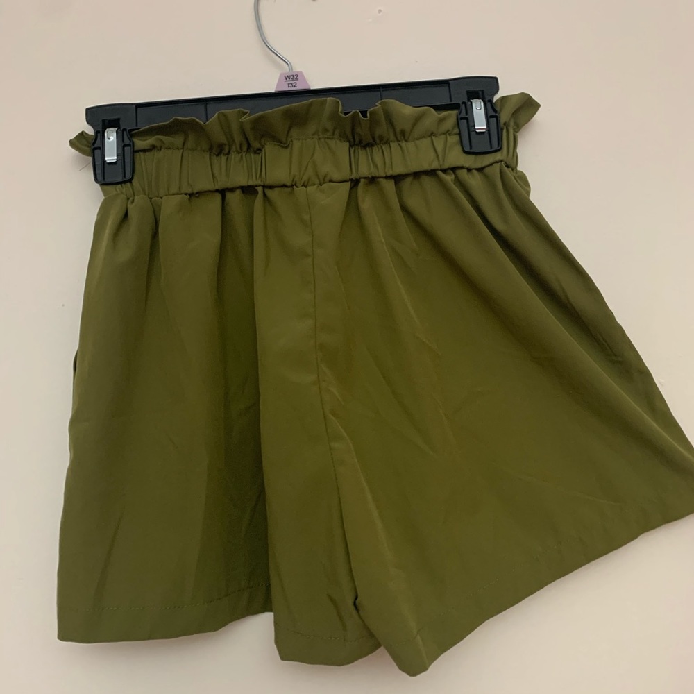 High waisted scrunched shorts